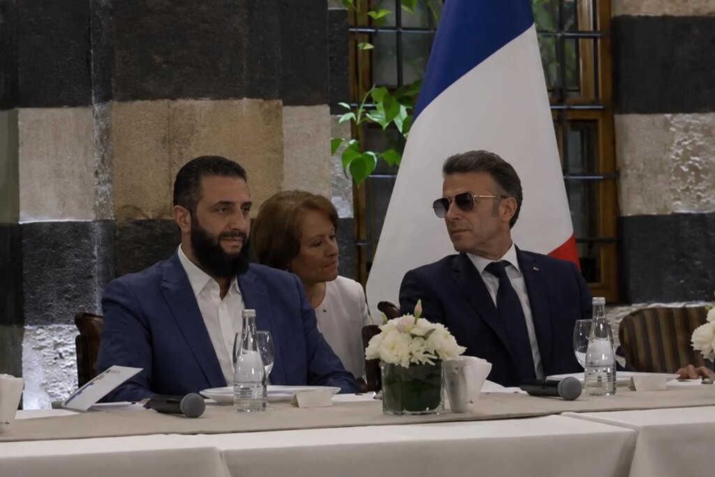 Macron Şam ziyareti ve Güneş Gözlüğü