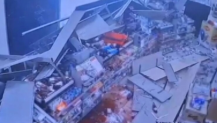 Kontrolden çıkan otomobil markete daldı, vatandaşlar ölümden döndü