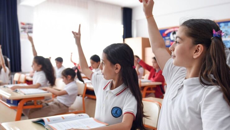 Öğrenciler ve veliler dikkat! Okul yönetmeliği sil baştan değişti
