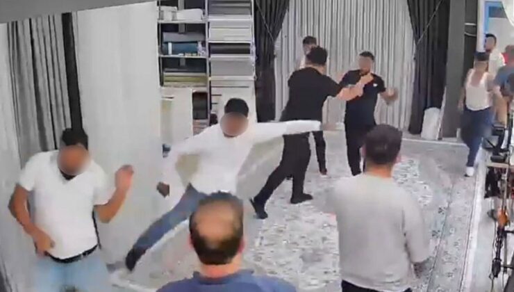 Sopa ve bıçakla kovaladıkları adam canını kurtarmak için perde dükkanına dalınca ortalık karıştı