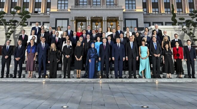 Külliye’de tarihi NATO resepsiyonu: Liderler aile fotoğrafı çekimine katıldı