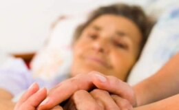 Yargıtay son noktayı koydu: Hasta eşe bakmamak boşanma sebebi sayıldı