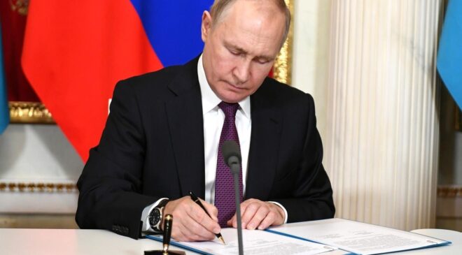Rusya’dan çarpıcı hamle! Putin resmen imzaladı