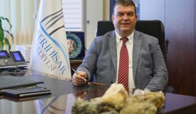 Seferihisar Belediye Başkanı İsmail Yetişkin görevden uzaklaştırıldı