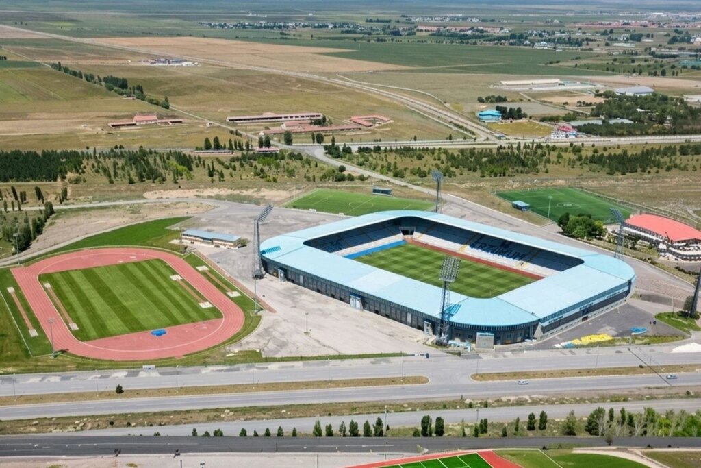 Erzurumspor'un stadı 2026-2027'de tam kapasite açılacak