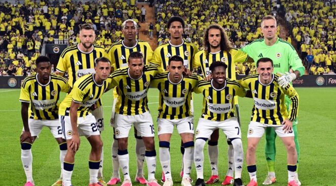 Taraftarlar gitsin diye yolunu gözlüyordu! Takımda kalacağı açıklandı