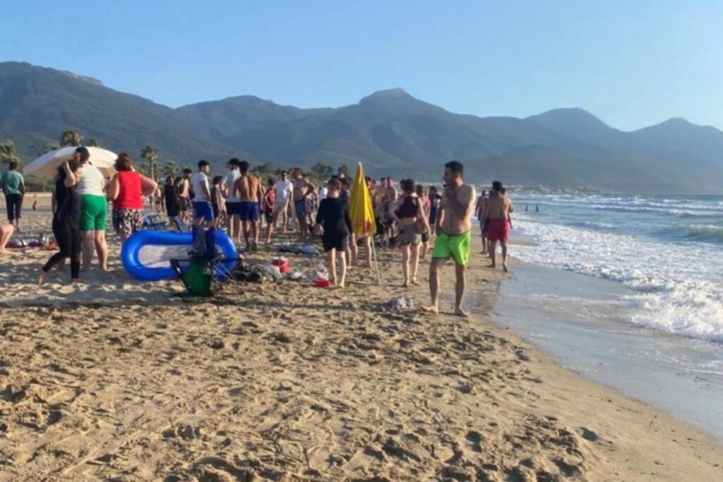 Kuşadası'nda Faciaya Neden Olan Dalgalar: 4 Kişi Boğuldu