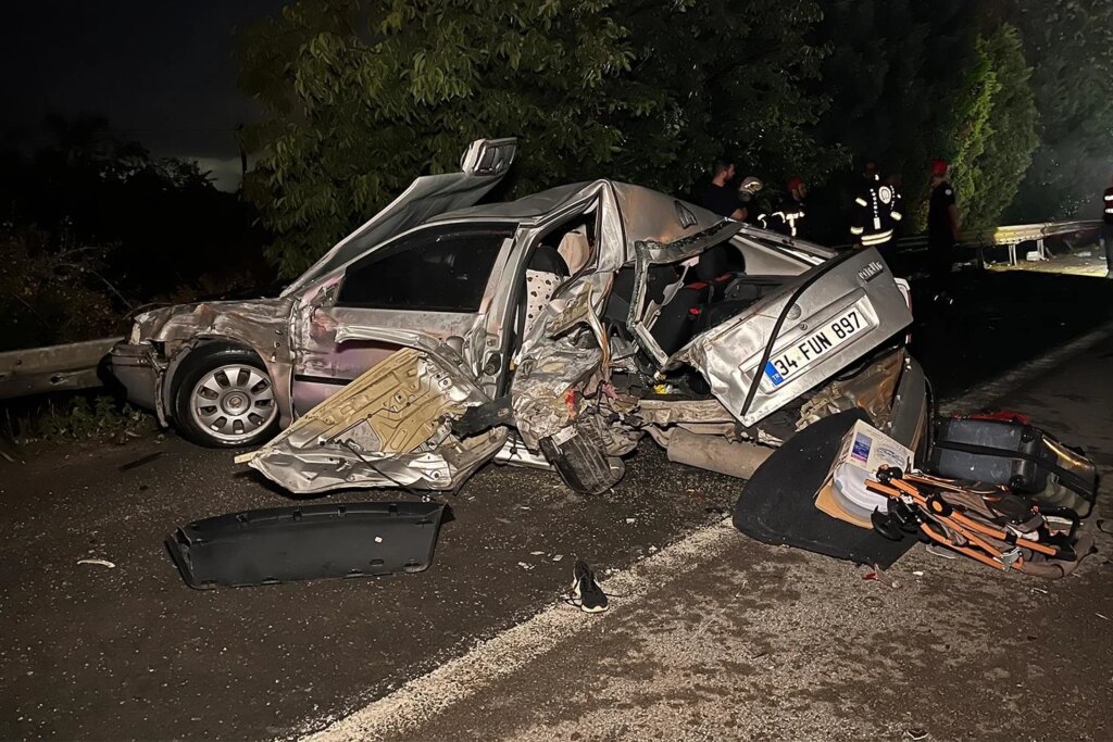 Anadolu Otoyolu'nda Trafik Kazası: 1 Çocuk Hayatını Kaybetti, 3 Yaralı