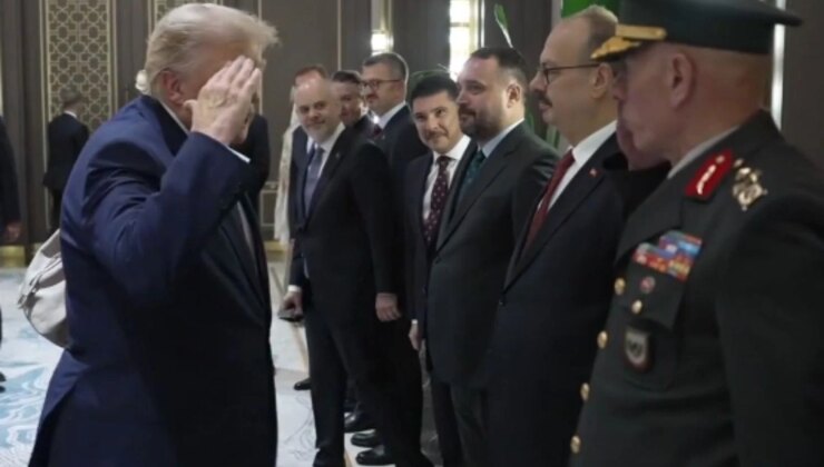 Beştepe’de tarihi anlar! Trump, Ankara Garnizon Komutanı’nın önünde esas duruşa geçti