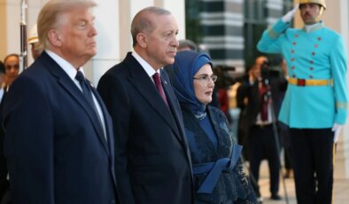 Trump resepsiyon yemeğine 10 üzerinden 12 puan verdi