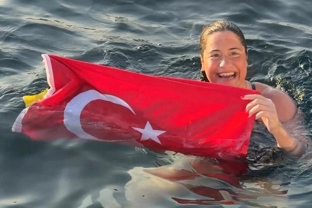 Aysu Türkoğlu, Tsugaru Kanalı'nı geçen en genç Türk oldu