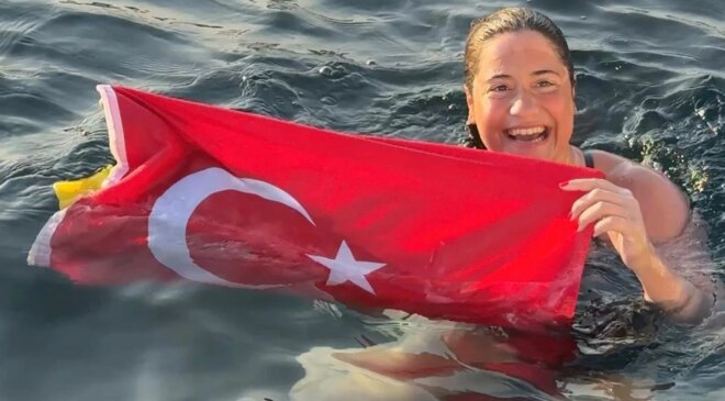 Ultra maraton yüzücüsü Aysu Türkoğlu, Tsugaru Kanalı’nı geçen en genç Türk oldu