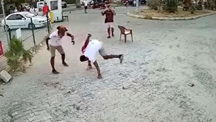 Sokakta çıkan tartışmada birbirini bıçakladılar; o anlar kamerada