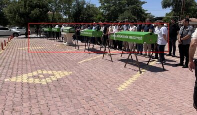 Kahreden görüntü! Aynı aileden 3’ü çocuk 5 kişi yan yana defnedildi