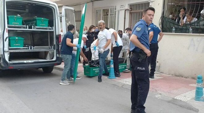 Manisa’da kötü koku gelen evde, kardeşinin cesediyle 2 gün yaşamış