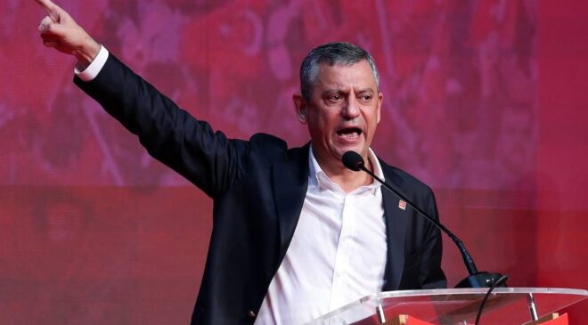 Beklenen gün geldi: Özgür Özel, istifasını duyurup partiyi bugün kuracak
