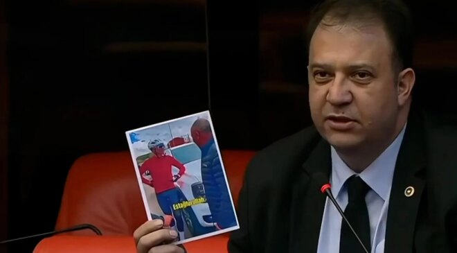 Vekil “Milletin içinde tayt giyiyor” dedi, validen böyle yanıt geldi