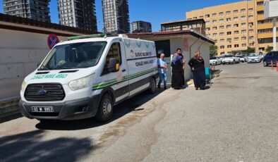 Yakınları banyoya girince acı manzarayla karşılaştı