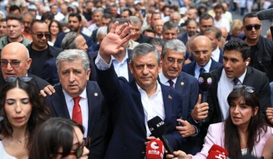Yeni Parti’yi kuran Özgür Özel’in ilk işi bu oldu