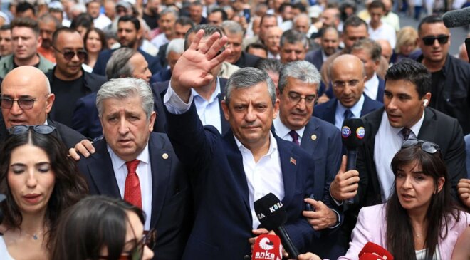 Yeni Parti’yi kuran Özgür Özel’in ilk işi bu oldu