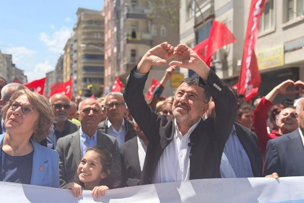 Veli Ağbaba'nın yeğenine nüfuz ticareti suçlamasıyla tutuklama talebi
