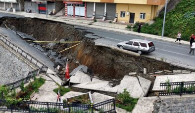 Rize’de yurt inşaatının kazısında istinat duvarı ve yol çöktü: 3 bina tahliye edildi