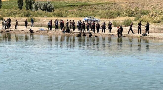 Sivas’ta Kızılırmak’ta akıntıya kapılan 3 kişiden 2’si kayboldu