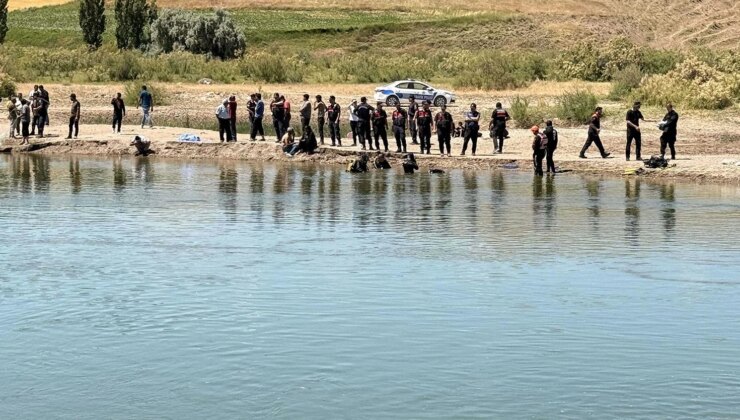 Sivas’ta Kızılırmak’ta akıntıya kapılan 3 kişiden 2’si kayboldu