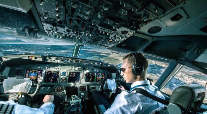 Havada dehşet! İki pilot da uyudu, uçak 28 dakika rotadan çıktı