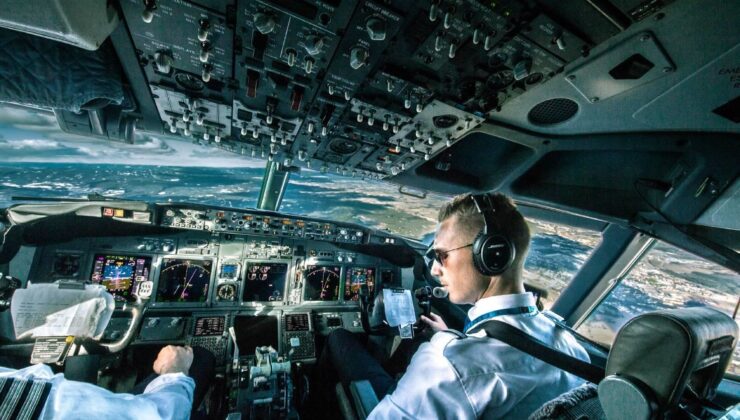 Havada dehşet! İki pilot da uyudu, uçak 28 dakika rotadan çıktı