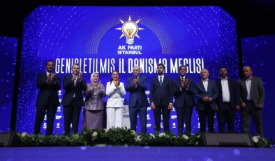 AK Parti’ye geçen Tuzla Belediye Başkanı Eren Ali Bingöl’den dikkat çeken veda