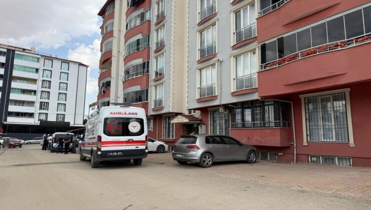 Uzaklaştırma kararına rağmen eski eşinin evine gidip dehşet saçtı