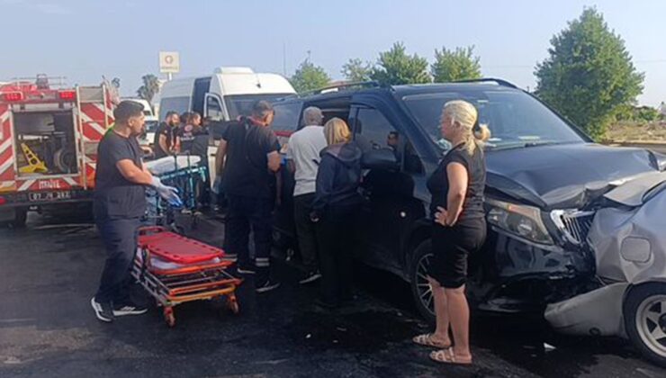 Manavgat’ta zincirleme kaza: 17 kişi yaralandı