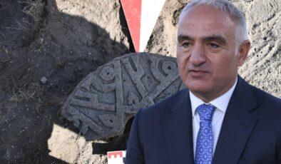 Tarihi fetihten asırlar sonra gün yüzüne çıktı! Bakan Ersoy mübarek gecede duyurdu: Asırlardır taşta yaşayan nişane