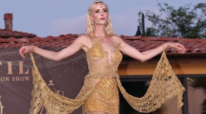 Başarılı oyuncu ev parasına elbise giydi! 1,5 kilo altın kullanıldı
