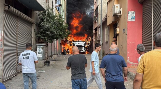 Çay içmeye giden ASKİ ekiplerinin vidanjörü yandı, mahalleli canını zor kurtardı
