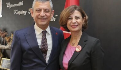 Eskişehir Büyükşehir Belediye Başkanı Ünlüce, Yeni Parti’ye geçti