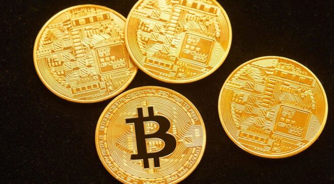 Bitcoin 81 bin doları aştı: Analistler ikiye bölündü