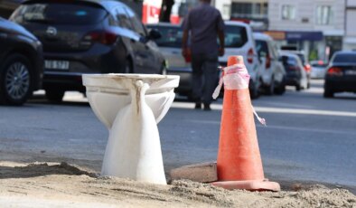 Kanalizasyon kapağındaki ’klozetli önlem’ şaşırttı