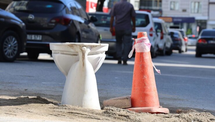 Kanalizasyon kapağındaki ’klozetli önlem’ şaşırttı
