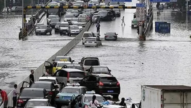 Çin’de sel ve toprak kayması: 10 ölü, 21 bin tahliye