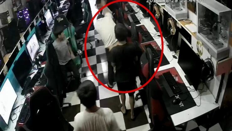 İnternet kafede çocukların bıçaklı kavgası kamerada! Ayırmak isteyen hastanelik oldu
