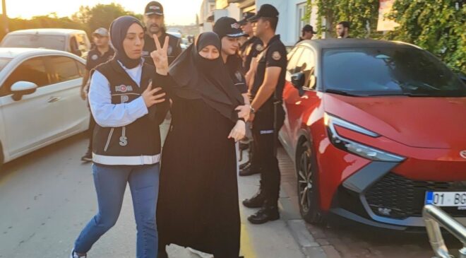 Furkan Vakfı operasyonunda dikkat çeken an! Gözaltında zafer işareti yaptı