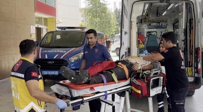 Direksiyon başında kalp krizi geçirdi: Hastaneye varana kadar kalp masajı yapıldı ama…