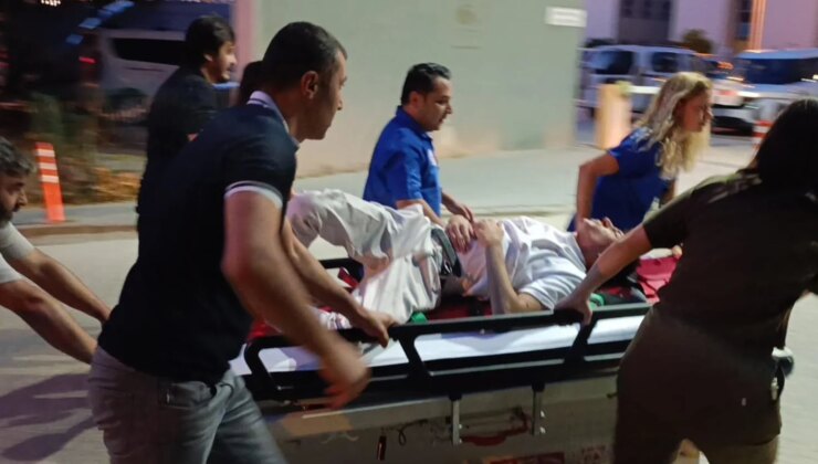 Doktor, acil servis duvarından atlayarak yaralı motosiklet sürücüsüne müdahale etti