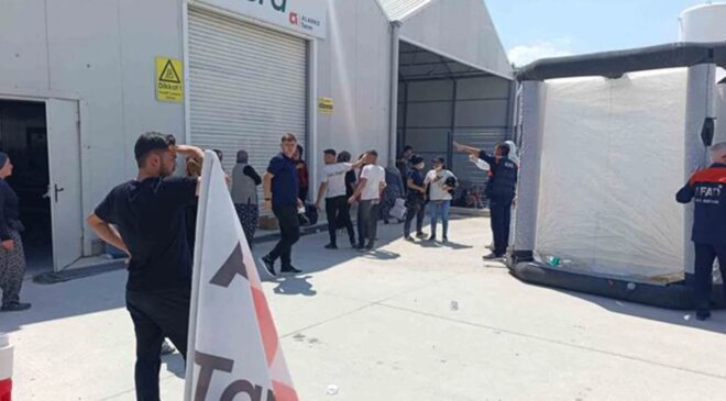 Afyonkarahisar’da domates serasında zehirlenme: 33 işçi hastanelik oldu