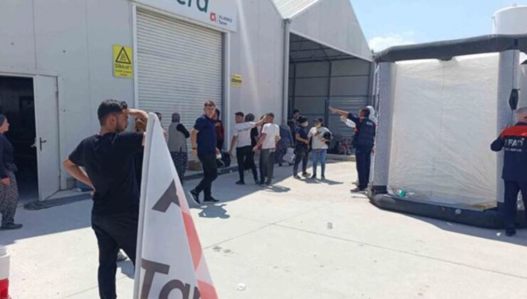 Afyonkarahisar’da domates serasında zehirlenme: 33 işçi hastanelik oldu