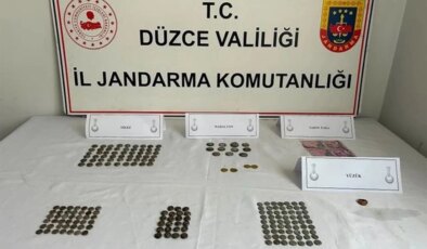 Düzce’de tarihi eser operasyonu: 196 sikke ele geçirildi