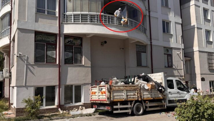 Emekli profesörün evinden çıkanlar ekipleri hayrete düşürdü