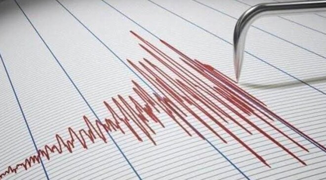 Endonezya’da 7,6 büyüklüğünde deprem